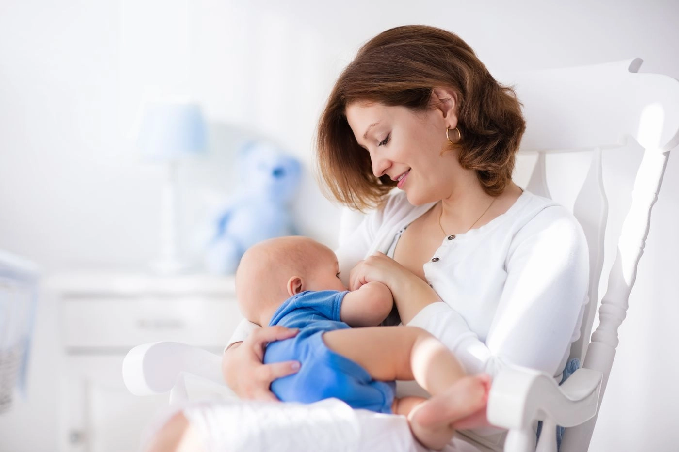Breastfeeding consultation in person and online